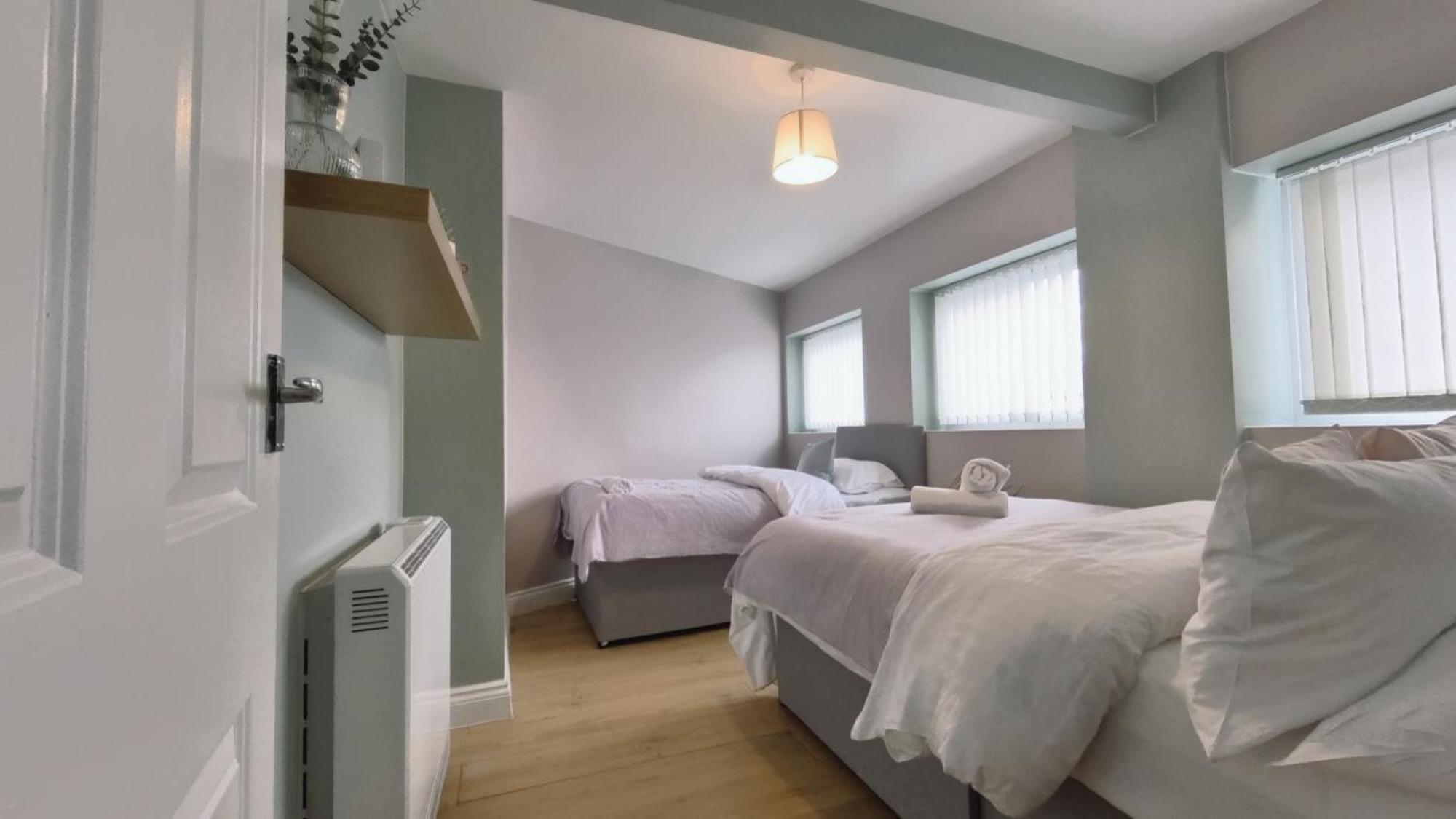 Group Bookings: Up To 30 Guests Across 5 Spacious Flats! Keyless Access Free Wifi & Parking Birmingham Exterior foto